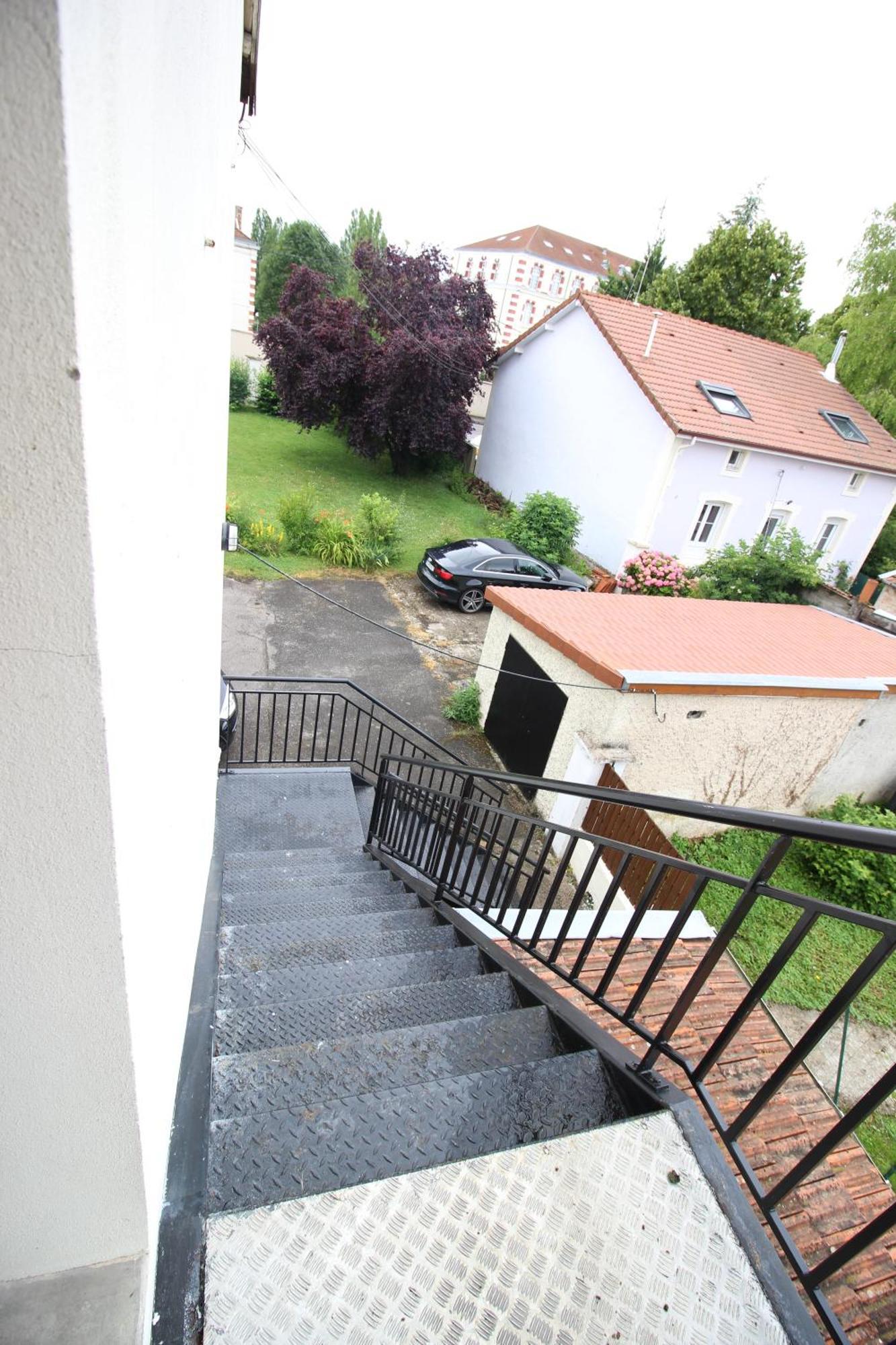 3 Chambres - Tres Grand Jardin Privee - Terrasse Privee - Garage Velo Et Moto - Parking Voiture Privee Dans La Propriete - Gere Par Presta-Zen'Services Thierville-sur-Meuse Exteriér fotografie
