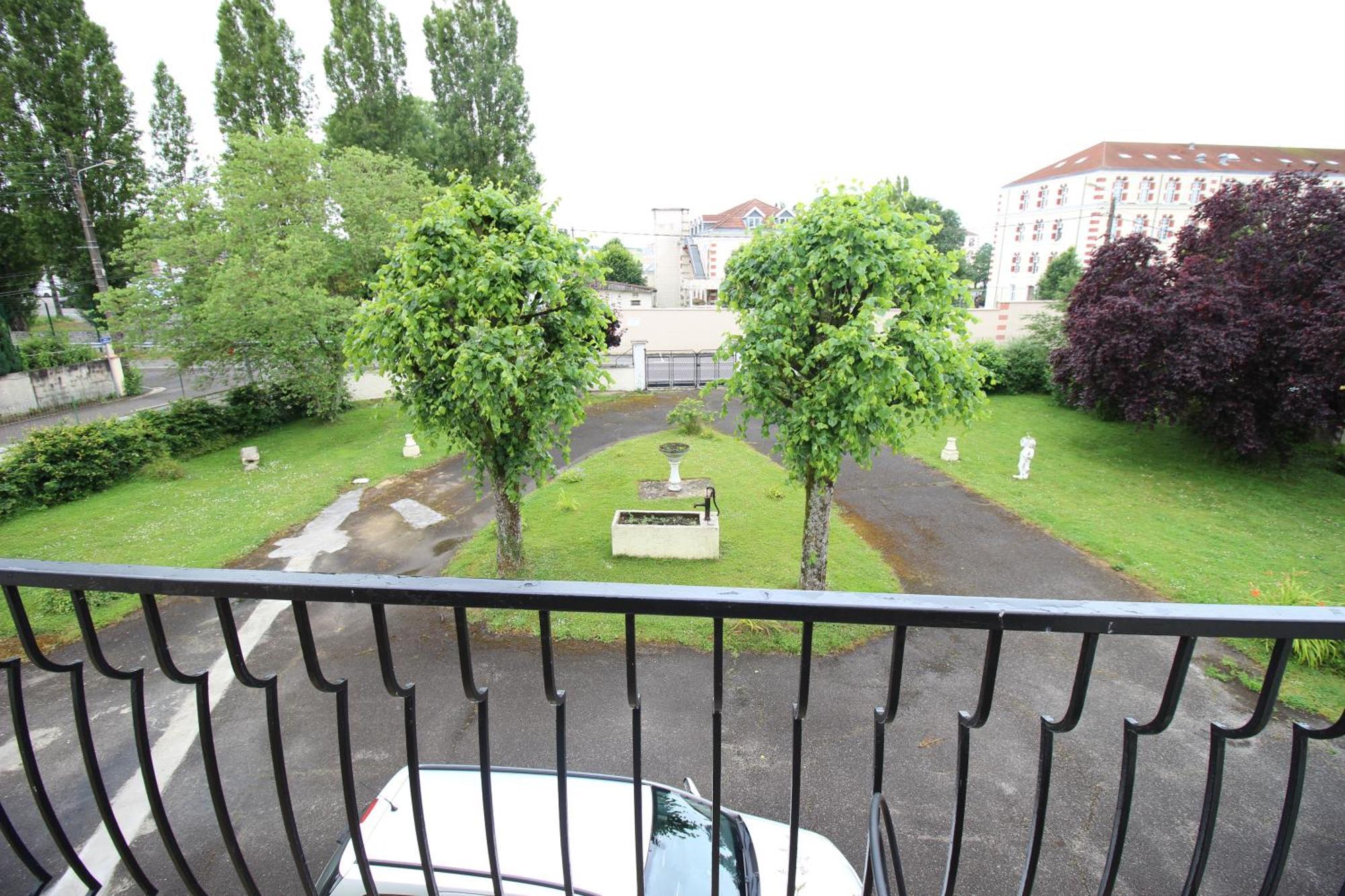 3 Chambres - Tres Grand Jardin Privee - Terrasse Privee - Garage Velo Et Moto - Parking Voiture Privee Dans La Propriete - Gere Par Presta-Zen'Services Thierville-sur-Meuse Exteriér fotografie